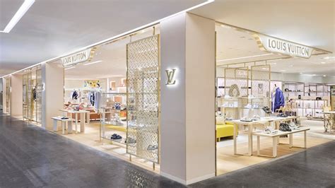 virginie store manager louis vuitton rinascente milano|louis vuitton italy.